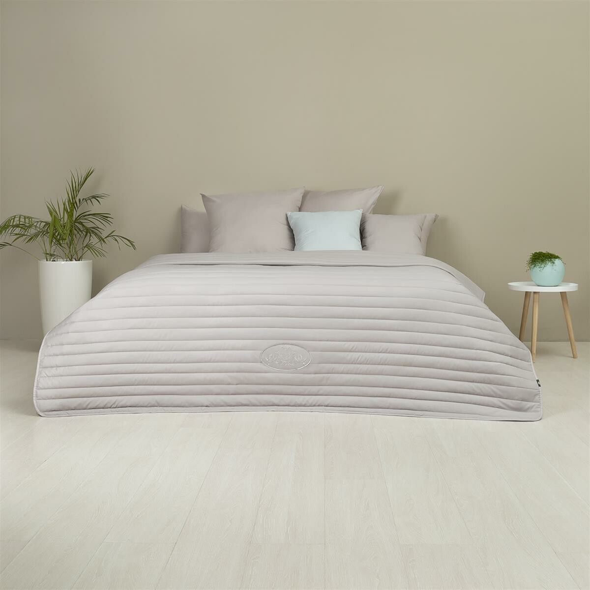 Luxus Tagesdecke Royal Ambience, 220x240, silbergrau /...
